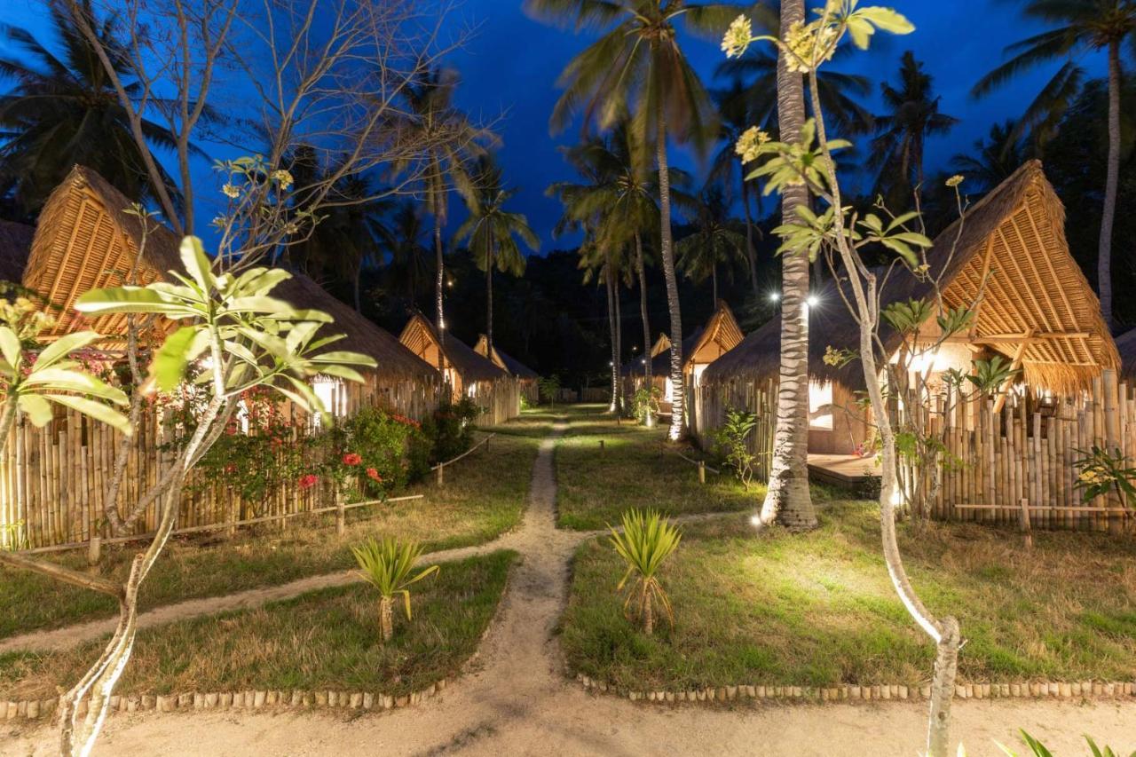 Amahelia Luxury Resort & Restaurant - Gili Asahan Buitenkant foto